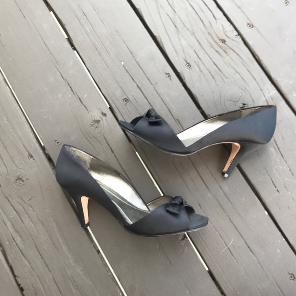 Kenneth Cole Reaction High Heels - Picture 4 of 8